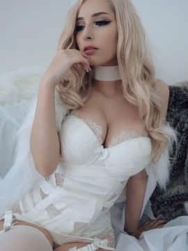 [Beke Jacoba] Emma Frost_17_18