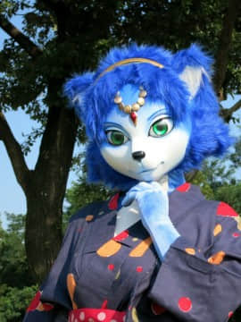 [Ayano Harumaki]  Krystal from Star Fox_0799_Ayano_Visits_Horse_Farm_and_Inari_Shrine_Cosplay.Ayano.Yukata.01