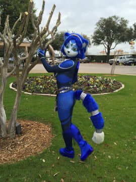 [Ayano Harumaki]  Krystal from Star Fox_1676_Photos_from_Furry_Fiesta_2015_Cosplay.Ayano.FF2015.Outside3