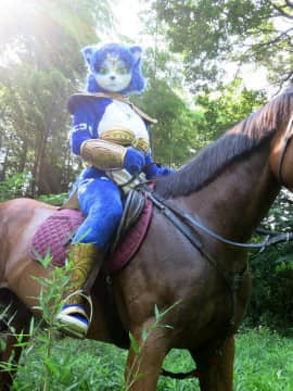 [Ayano Harumaki]  Krystal from Star Fox_0783_Ayano_Visits_Horse_Farm_and_Inari_Shrine_Cosplay.Ayano.HorseFarm.05