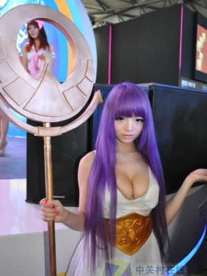 Athena sexy cosplay - Chinajoy event 2012 (Li-Ling Angel Baby)_053_ce1U2PhqoUYg