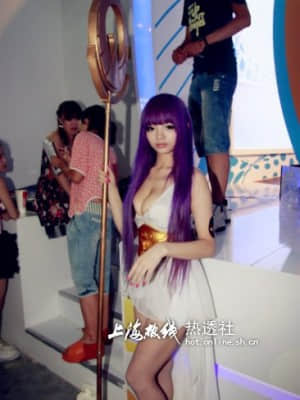 Athena sexy cosplay - Chinajoy event 2012 (Li-Ling Angel Baby)_085_542315_259232390860330_1376486570_n