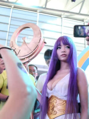 Athena sexy cosplay - Chinajoy event 2012 (Li-Ling Angel Baby)_093_U334P4T426D117845F16470DT20120727132254