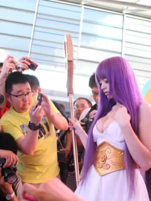 Athena sexy cosplay - Chinajoy event 2012 (Li-Ling Angel Baby)_092_U334P4T426D117842F16470DT20120727132212