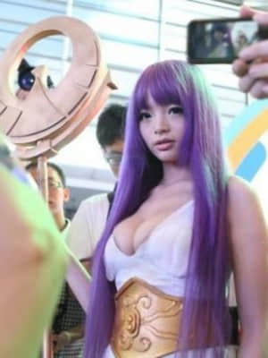 Athena sexy cosplay - Chinajoy event 2012 (Li-Ling Angel Baby)_091_384712_259232887526947_1663464234_n