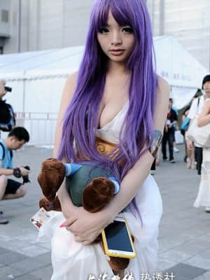 Athena sexy cosplay - Chinajoy event 2012 (Li-Ling Angel Baby)_083_394444_260845627365673_2035644551_n