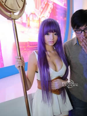 Athena sexy cosplay - Chinajoy event 2012 (Li-Ling Angel Baby)_088_12569929_1343362404997_0_1024x1024it