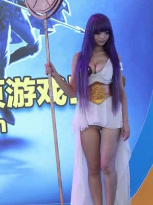 Athena sexy cosplay - Chinajoy event 2012 (Li-Ling Angel Baby)_016_528834_347374048675009_1021852270_n