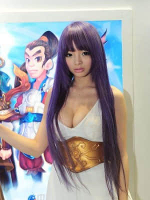 Athena sexy cosplay - Chinajoy event 2012 (Li-Ling Angel Baby)_082_547354_259233084193594_1222767537_n