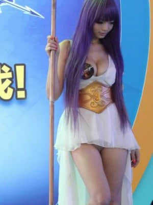 Athena sexy cosplay - Chinajoy event 2012 (Li-Ling Angel Baby)_015_483373_347374175341663_1208166080_n