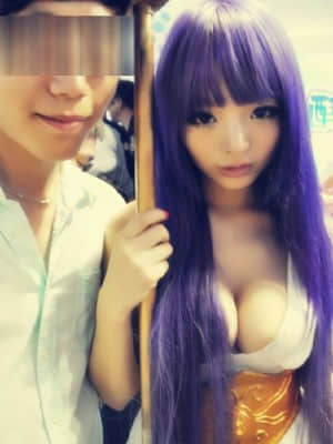 Athena sexy cosplay - Chinajoy event 2012 (Li-Ling Angel Baby)_031_89f9dd8a71ee5d7cdb34ac857ef51072