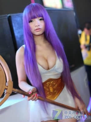 Athena sexy cosplay - Chinajoy event 2012 (Li-Ling Angel Baby)_054_ce6qbGQ4Oo