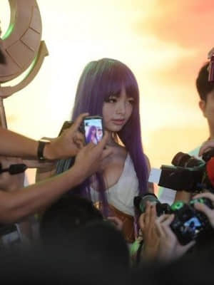 Athena sexy cosplay - Chinajoy event 2012 (Li-Ling Angel Baby)_095_20120727034121605