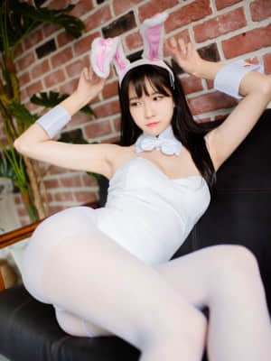 [BLUECAKE] Ahrin 이아린 - White & Black Bunny_035