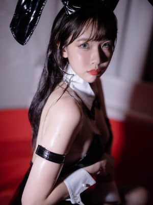 [BLUECAKE] Ahrin 이아린 - White & Black Bunny_109