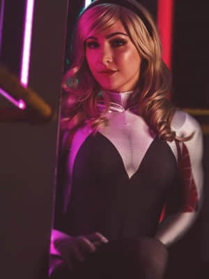 Luxlo - Spider Gwen_04_Luxlo_Spider_Gwen_4