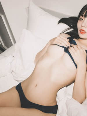 Jeong Jenny (정제니) – The First – Moon Night Snap_Jeong-Jenny-The-First-Moon-Night-Snap-095