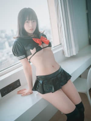 DJAWA Photo – Pia (피아): “Leather Black Schoolgirl”_DJAWA-Photo-Pia-Leather-Black-Schoolgirl-011