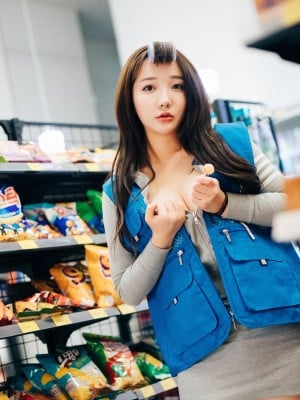 [Loozy] Son Ye-Eun - Convenience Store Part Timer_11