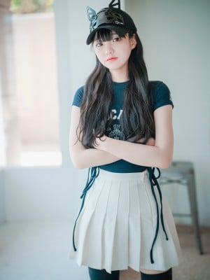 [DJAWA] Jeong Jenny  - Classic Athletic Girl in Navy Blue_02