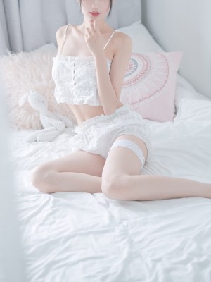 周叽是可爱兔兔 Vol.015 白色睡衣_378_387 (T.ME-COSPLAYSETS)