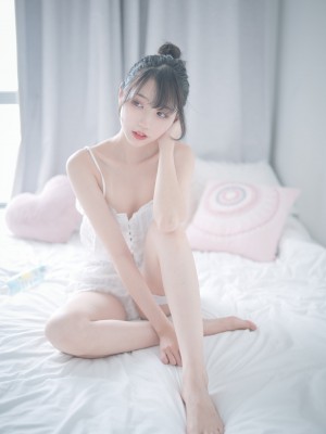 周叽是可爱兔兔 Vol.015 白色睡衣_379_388 (T.ME-COSPLAYSETS)