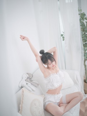 周叽是可爱兔兔 Vol.015 白色睡衣_376_385 (T.ME-COSPLAYSETS)