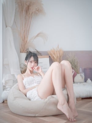 周叽是可爱兔兔 Vol.015 白色睡衣_371_377 (T.ME-COSPLAYSETS)