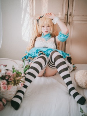 Bambi - Alice in Glasses_21