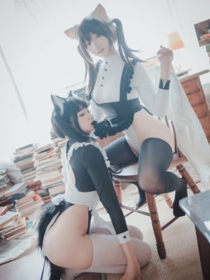 DJAWA Photo - Bambi (밤비) & Sonson (손손) - Maid Mansion W_DJAWA-Photo-Bambi-and-Sonson-Maid-Mansion-W-MrCong.com-050