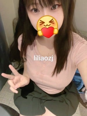 高颜值美女『莉莉奥』_FSeLo0mVUAAyXo7