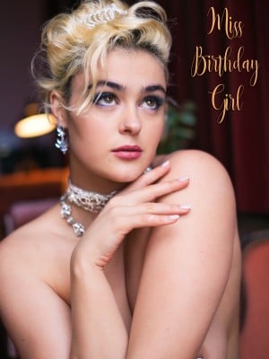 STEFANIA FERRARIO_stefania-miss-birthday-suit-1-GqXyfg1i