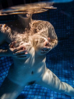 STEFANIA FERRARIO_stefania-nightswimming-31-e4w5ZXKH