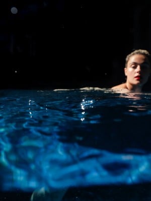 STEFANIA FERRARIO_stefania-nightswimming-2-lCMBIZgz