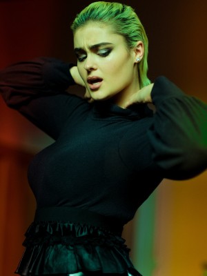 STEFANIA FERRARIO_stefania-governess-4-ZfviCghP