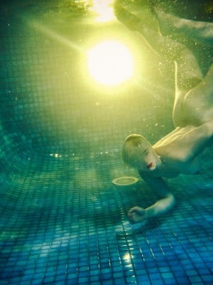 STEFANIA FERRARIO_stefania-nightswimming-62-hXFzl9NT