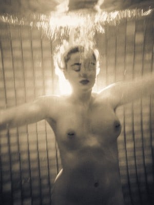 STEFANIA FERRARIO_stefania-nightswimming-56-4sHyimpC