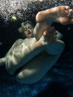 STEFANIA FERRARIO_stefania-nightswimming-15-vRhgyCyf