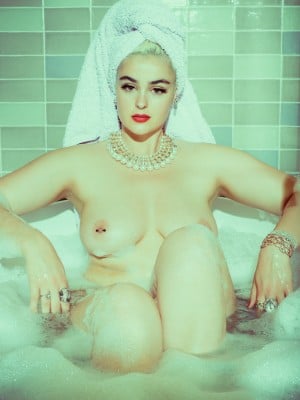 STEFANIA FERRARIO_stefania-ferrario-bubbles-bath-6