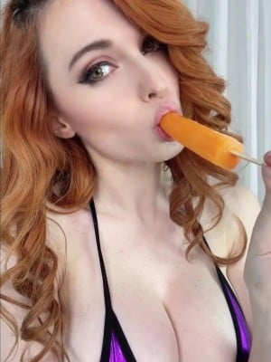 Amouranth_1612130028801