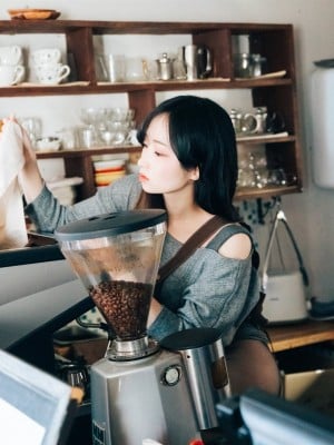 [Loozy] Bambi (밤비) - Cafe Alba_Loozy-Bambi-Cafe-Alba-MrCong.com-021