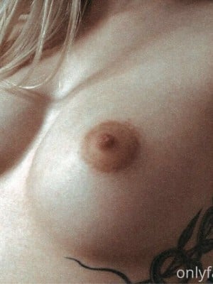 softnsluttty_1334x750_88f0afd1806719e32e4f0bcc695c3760-yfysAezK