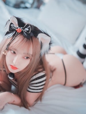 [DJAWA Photo] HaNari (하나리) - Catgirl in Stripes_65