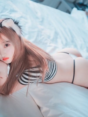 [DJAWA Photo] HaNari (하나리) - Catgirl in Stripes_70