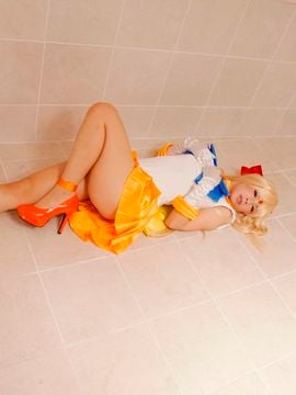 Sailor Venus Cosplay (Meltia)_050