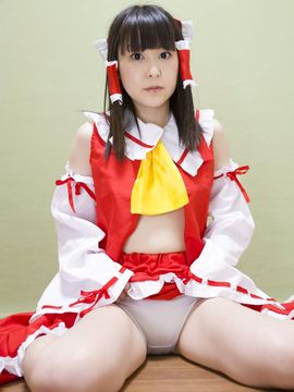 東方巫女レイヤーさんと個人撮影で生ハメ！淫乱巫女さんにたっぷり搾り取られちゃいました！_akadama08_073