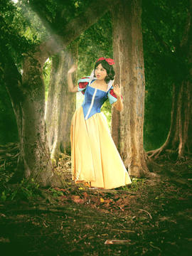 《迪士尼》Snow White C O S P L A Y_Snow White C O S (3)