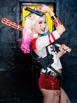 Harley Quinn by Aria Alexander_019_0018