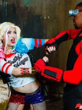 Harley Quinn by Aria Alexander_056_0055