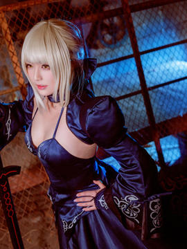 《命运长夜》Saber黑王二设C O S P L A Y_#cos正片#Fate GrandOrand 黑saber (1)